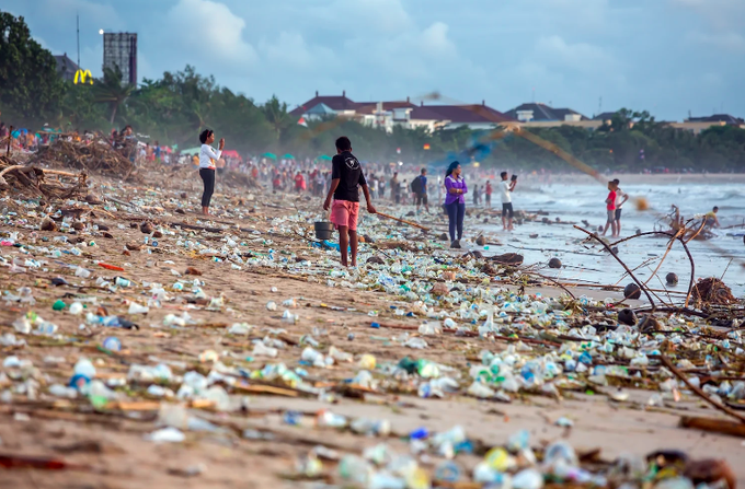 Trash washed up on the beach